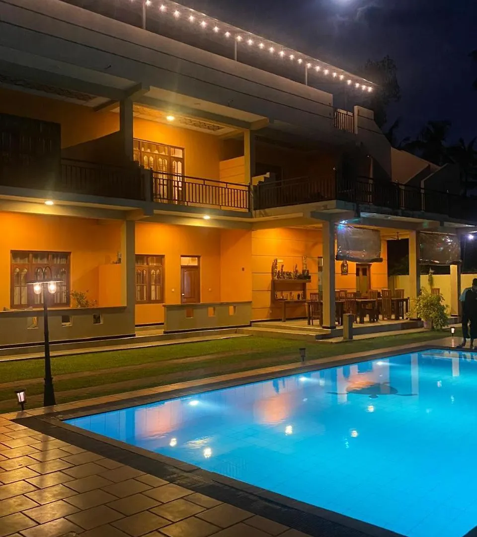 מלון נגומבו Woodnest Saayoo Resort סרי לנקה